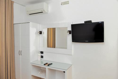 Hotel Tomorri