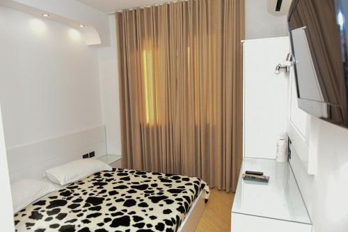 Hotel Tomorri