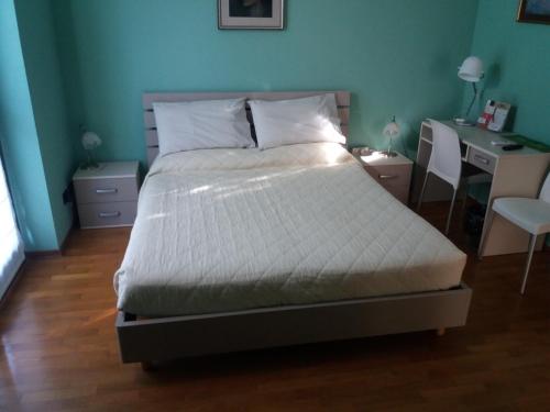 1 double bed, 1 sofa bed