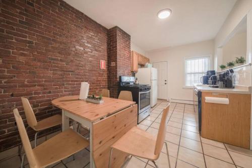 2BR Apt in The Heart Of Boston near Boston Med in Boston, USA