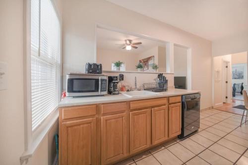 2BR Apt in The Heart Of Boston near Boston Med in Boston, USA