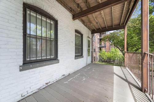 2BD/1BTH Newly Renovated Apt at Boston City Center