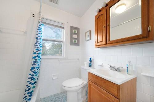 Room in Newly Furnished Apt, walk to Whole Foods
