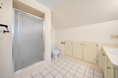 Homey Private Room with Shared BTH in CoLiving Apt