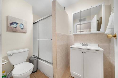 Large Room with Bath in Furnished Apt, good Wifi
