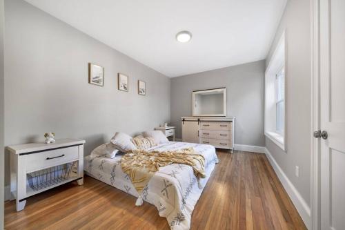 Charming Private Room with Large Closet, Coliving