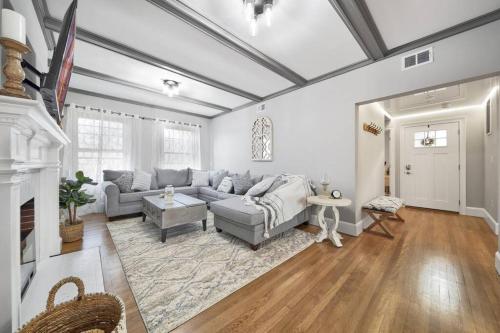 Private Room with Big Windows in Shared Apartment