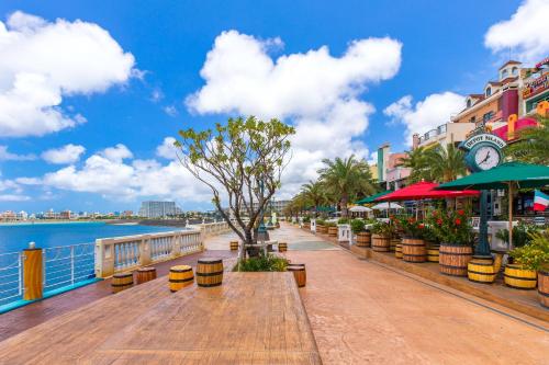 Nearby attraction, AQUARESORT IN CHATAN in Chatan