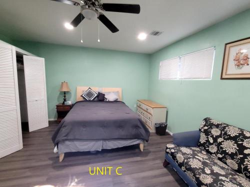 Comfortable, Affordable Oasis in Altamonte Springs for a Couple or Family