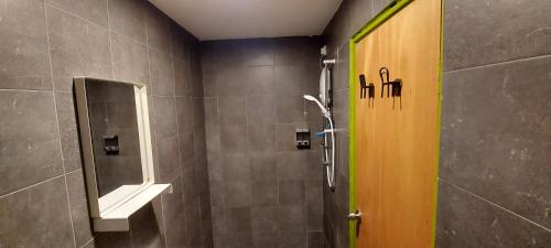 حمام, Olive Bedz Hotel in تامبون