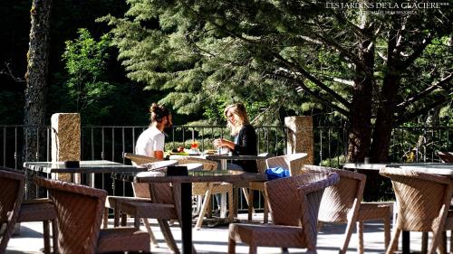 Les Jardins de la Glacière Hôtel ***