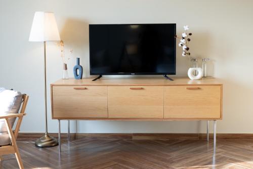 Deluxe Family Room image 10
