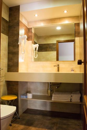 Hotel L'Escala - main image