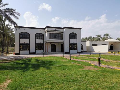 Exterior view, بيت العز السياحي Al-Ezz Tourist House in Al Multaqa