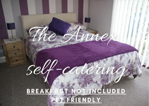 1 queen bed, 1 sofa bed