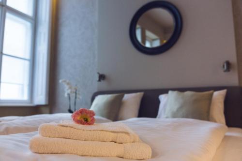 Heritage Home Apartments Room Type - Deluxe Studio