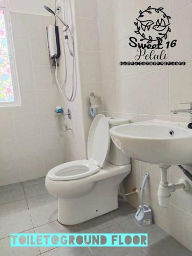 Sweet 16 Pelali Homestay Pengerang (Wifi/Netflix) photo
