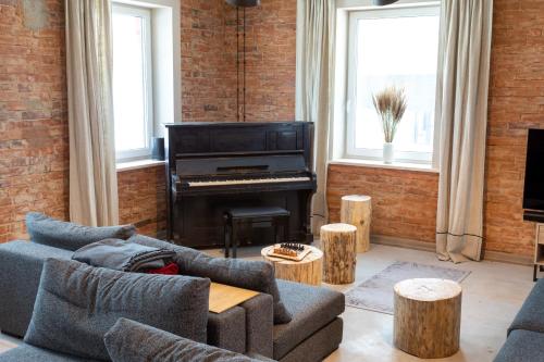 Sadržaji, Ķestermuiža (Kestermuiza) in Aluksne