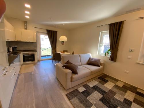 One-Bedroom Apartment image 7