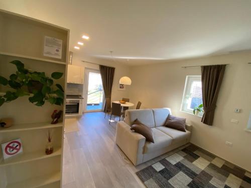 One-Bedroom Apartment image 3