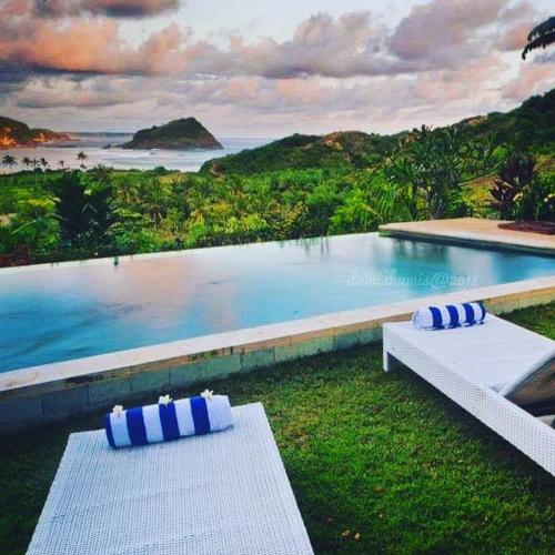 Blue Monkey Villa & Ocean View Restaurant