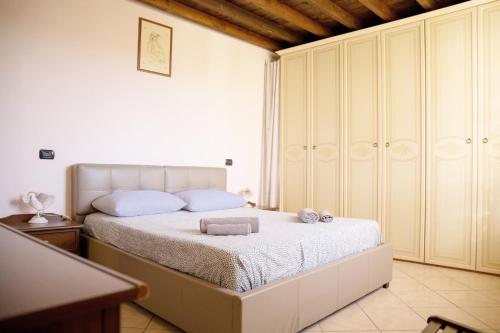 B&B Arona - FULVIA - Courtyard apartment with balcony - Bed and Breakfast Arona