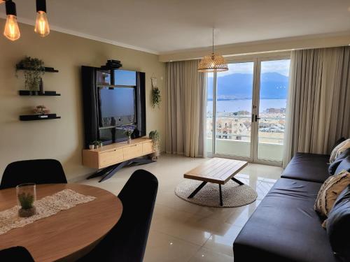 Chung cư 70 m² 2 phòng ngủ, 1 phòng tắm riêng ở Beer Sheva – khách sạn tại Trung tâm thành phố Eilat