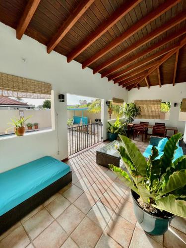 Entire 4BDR Vistalmar Villa with Private Pool