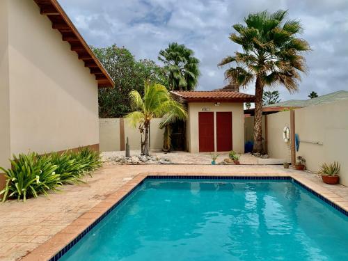 Entire 4BDR Vistalmar Villa with Private Pool