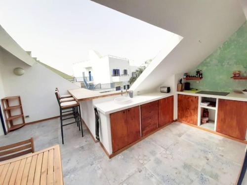 Penthouse with rooftopbar, Starlink WiFi, next to the beach!, Santa Maria (photo 9)
