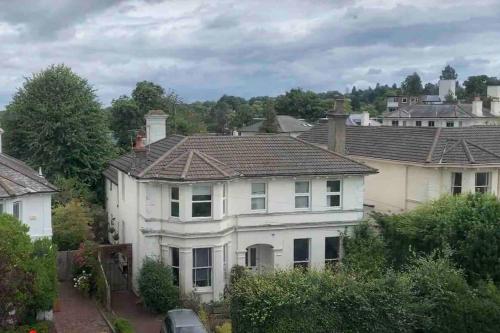 Picture of Tree Tops Apartment In Tunbridge Wells