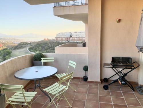  3-Bed 3 bath Sea & Mountain View Apartment in Manilva