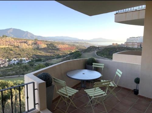  3-Bed 3 bath Sea & Mountain View Apartment in Manilva