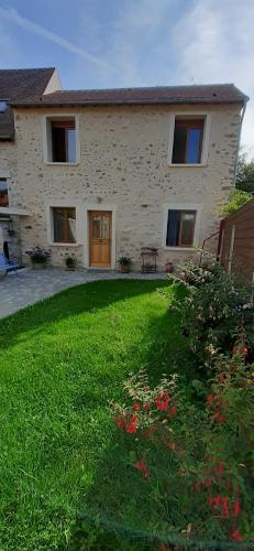 A szálláshely kívülről, LA CHOUETTE in Neuville Bosc