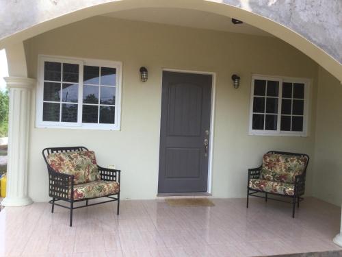 Mountain View retreat st.Elizabeth in Treasure Beach