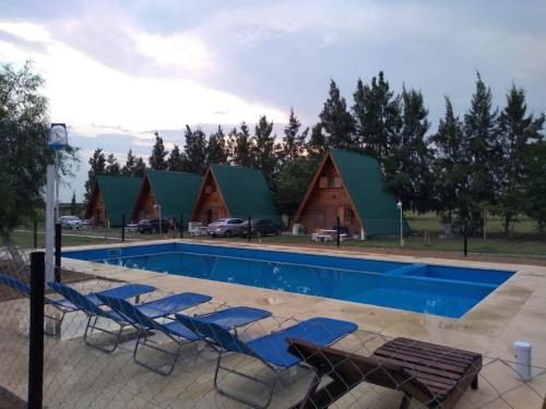 2 bedrooms, 5 beds