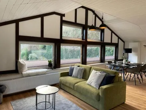 Turteltäubchen am Taubenhaus Residenz Moselliebe in Traben-Trarbach, Deutschland