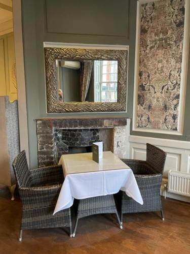 Pub/Lounge, The Spread Eagle Hotel in Thame