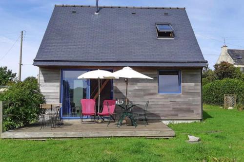 Wooden house near the sea, Landéda