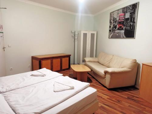 Deluxe Apartment image 3