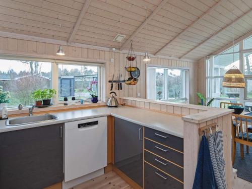 設施, 6 person holiday home in Væggerløse-By Traum in 伊德斯特納