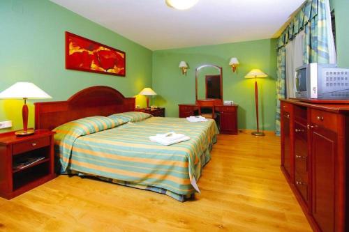 Apartments Adriatiq Resort Fontana Jelsa - CIN09003-DYF