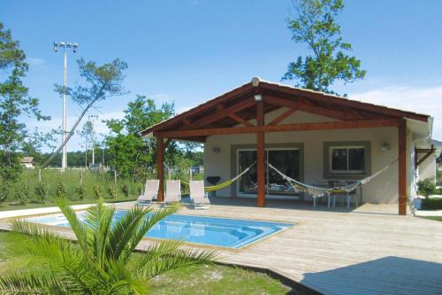 holiday home, Grayan-et-l'Hôpital