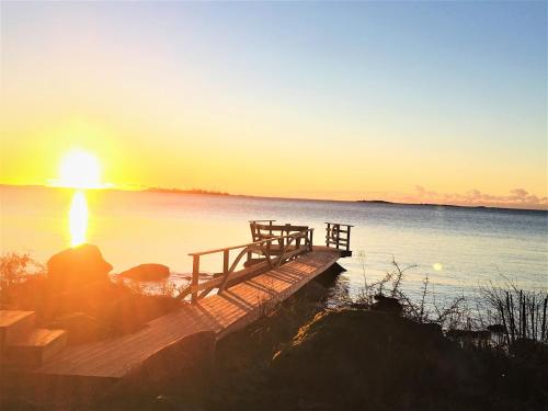 Idyllic bungalow close to sea and forest