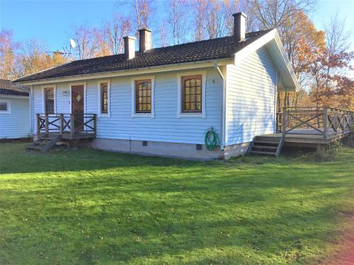 Idyllic bungalow close to sea and forest