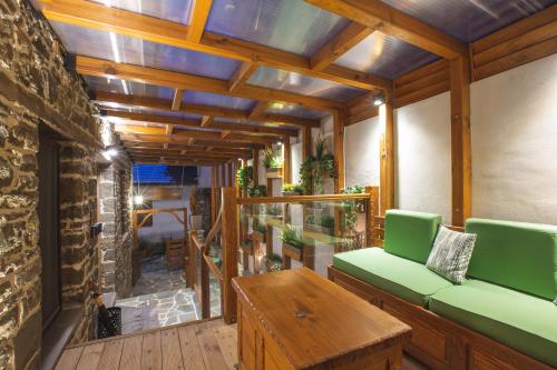 숙소 외관, Adryades luxury apartments in 멧소보