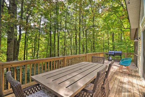 North Carolina Retreat with Hot Tub, Deck and Fire Pit