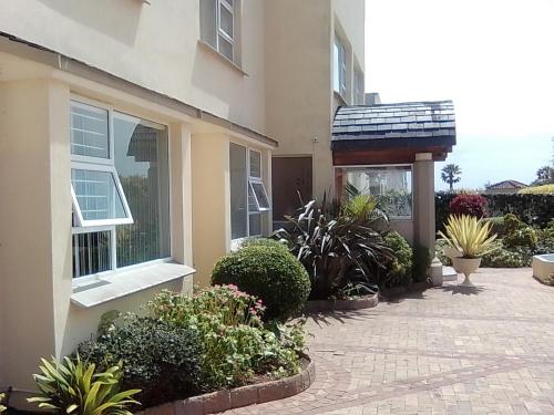 Access Guest House — other in 3 7th Avenue, Summerstrand South Africa, 6001