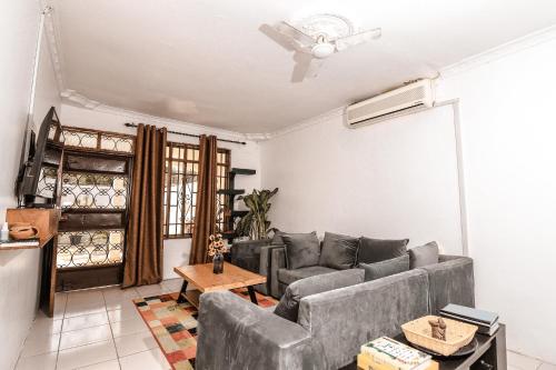 Stunning 2BR Townhouse with fully equipped kitchen & fast wifi