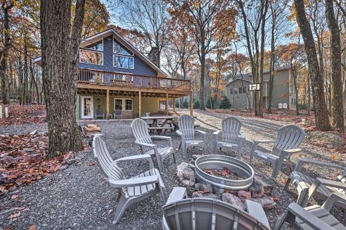 Game Room, Fire Pit and Deck Spacious Poconos Home!, Lake Harmony (fotografie 2)